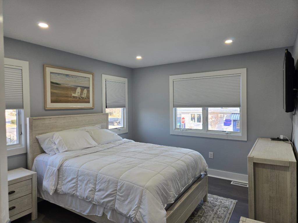 718 N. Long Beach Blvd., Surf City (Ocean Block)