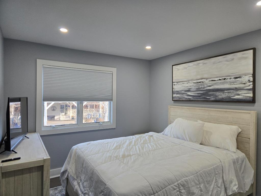 718 N. Long Beach Blvd., Surf City (Ocean Block)