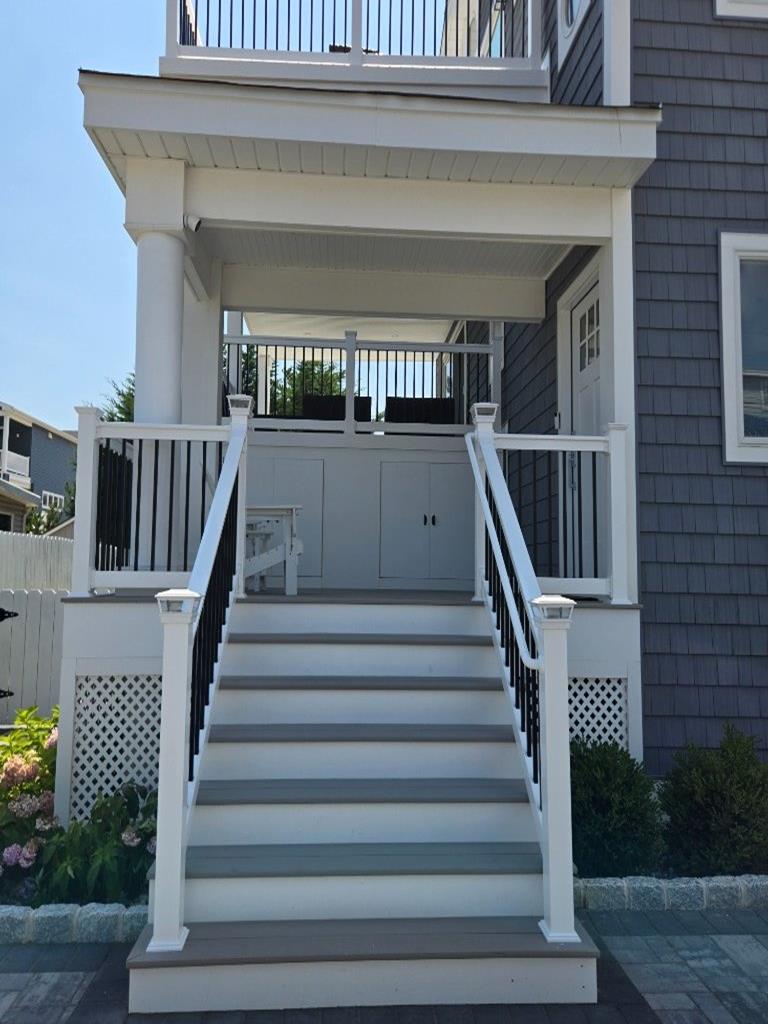 718 N. Long Beach Blvd., Surf City (Ocean Block)