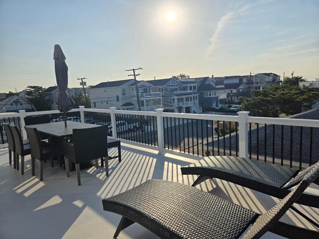 718 N. Long Beach Blvd., Surf City (Ocean Block)