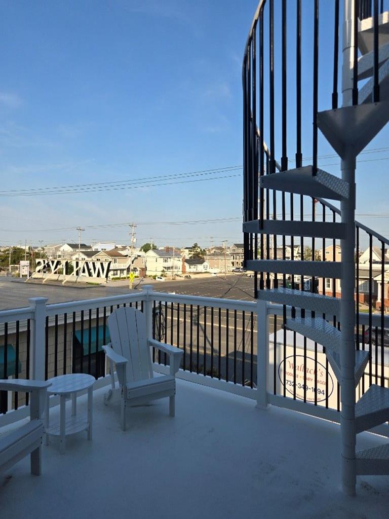 718 N. Long Beach Blvd., Surf City (Ocean Block)