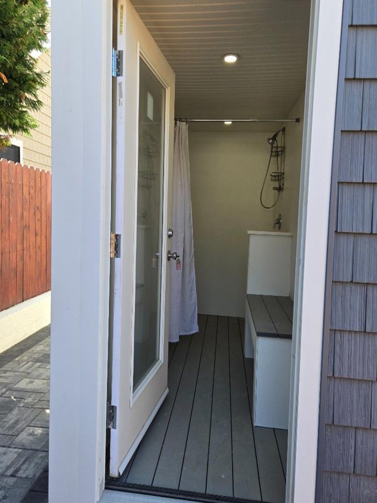 718 N. Long Beach Blvd., Surf City (Ocean Block)