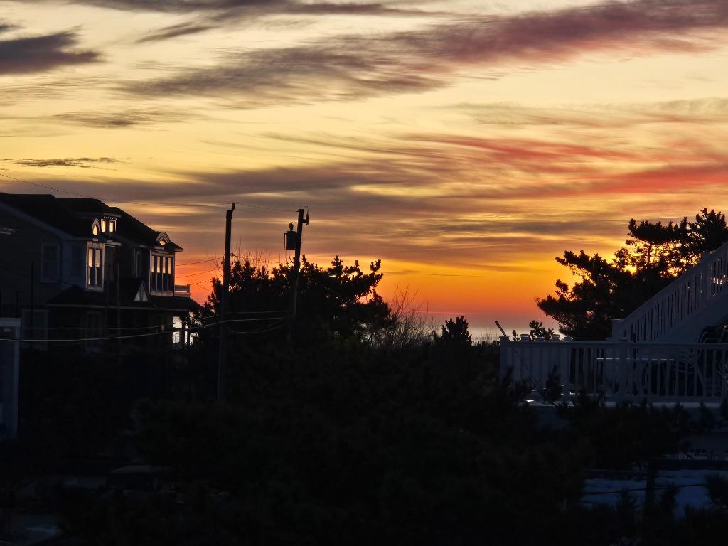 718 N. Long Beach Blvd., Surf City (Ocean Block)