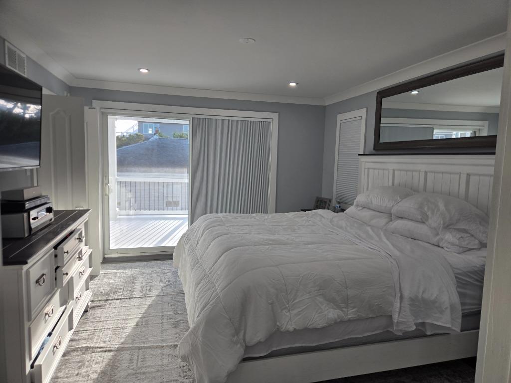 718 N. Long Beach Blvd., Surf City (Ocean Block)