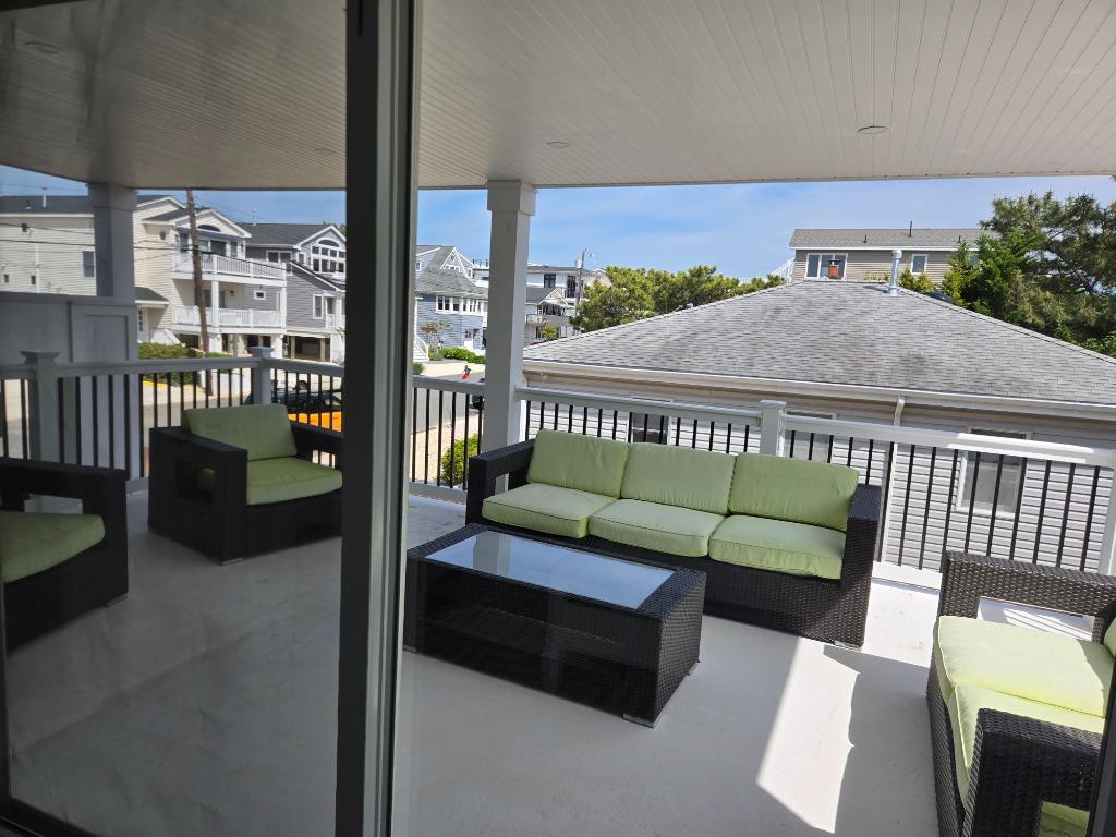 718 N. Long Beach Blvd., Surf City (Ocean Block)