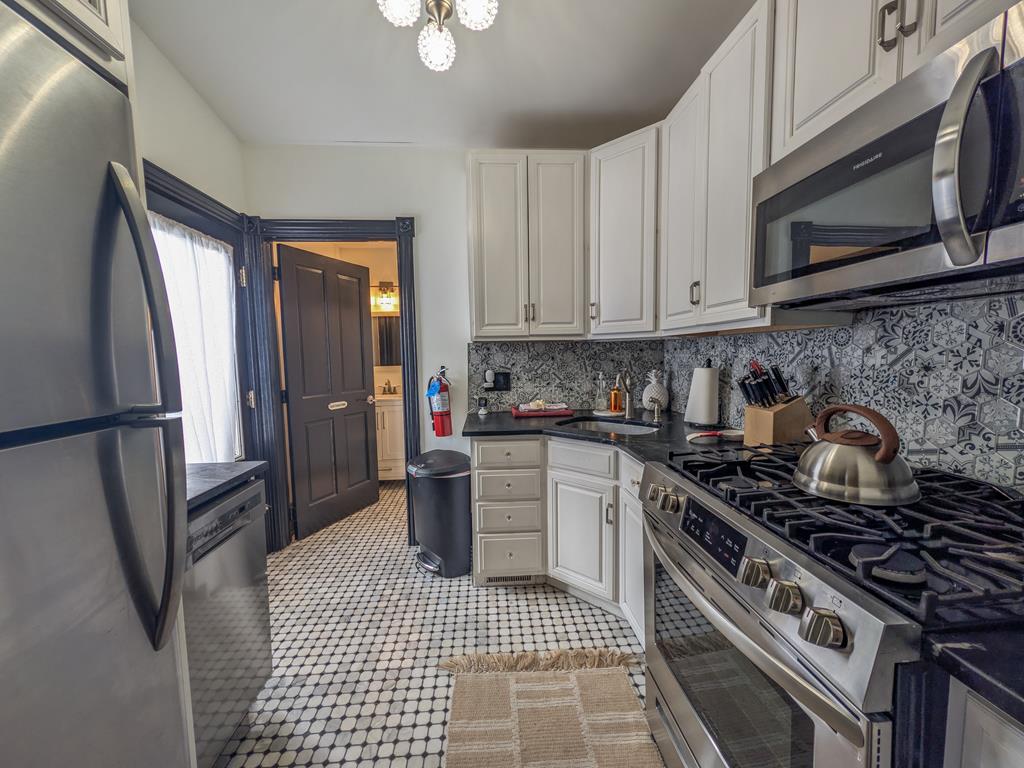 414 Broadway, West Cape May | Photo 9