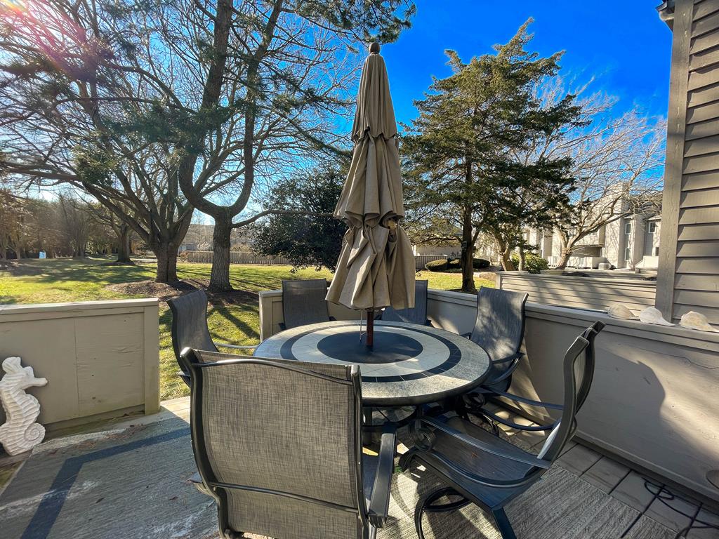 1105 St. James Place - POOL! | Photo 14