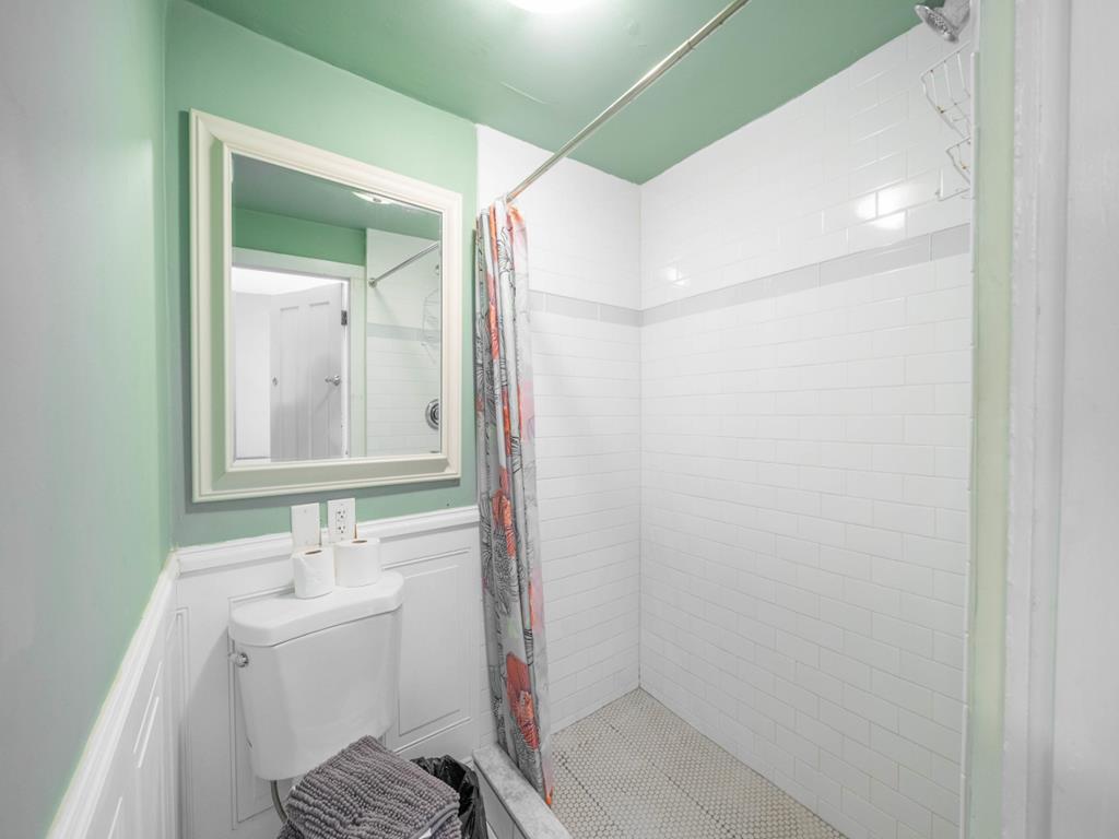 Cozy on Corgie | Photo 14