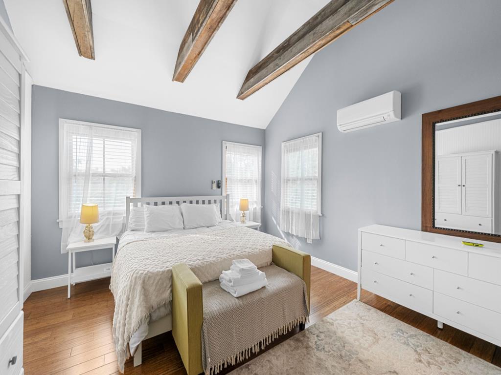 Cozy on Corgie | Photo 15