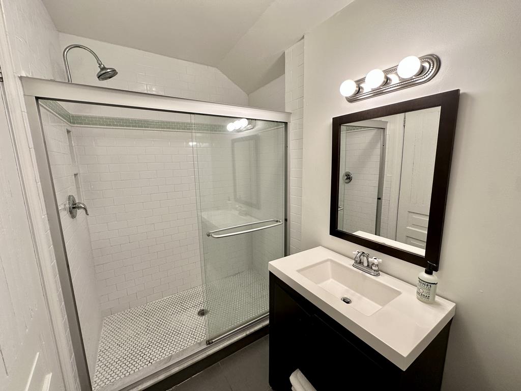 Cozy on Corgie | Photo 16