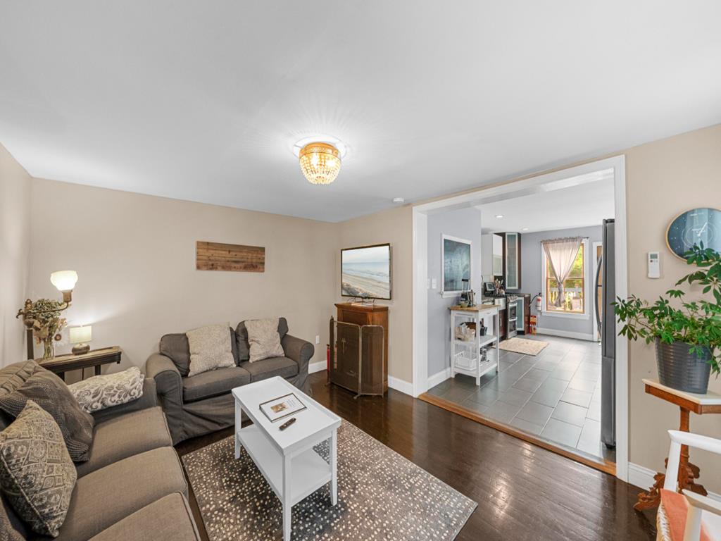 Cozy on Corgie | Photo 4