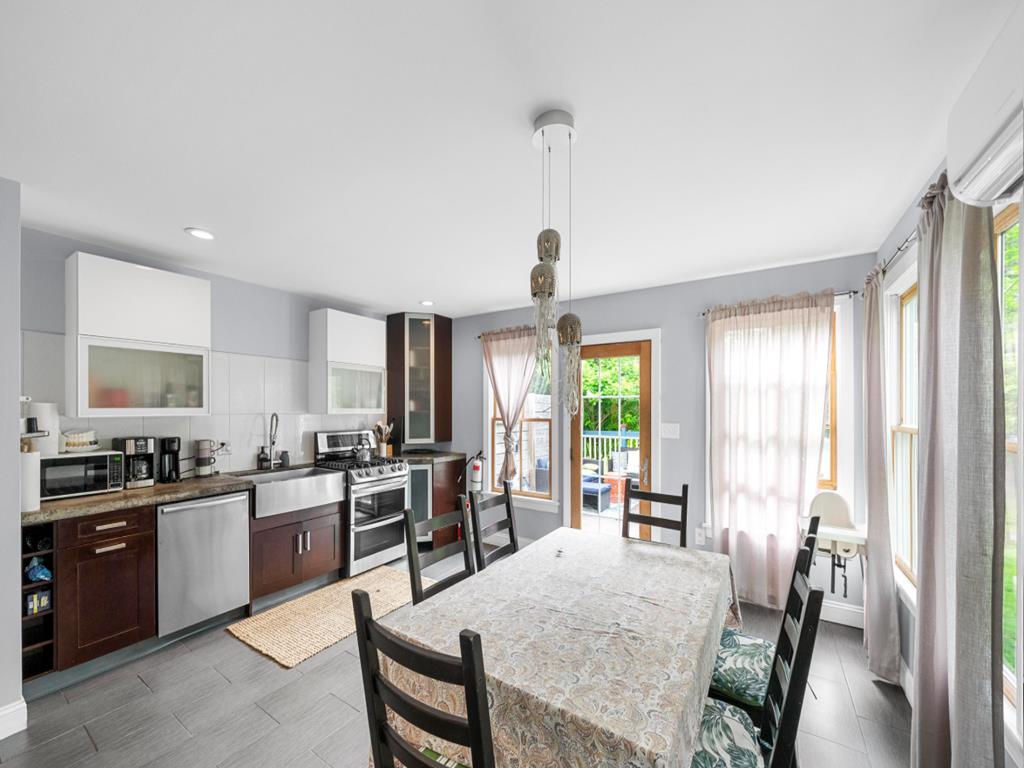 Cozy on Corgie | Photo 6