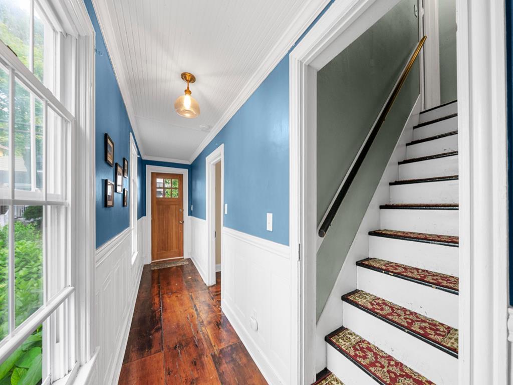 Cozy on Corgie | Photo 11