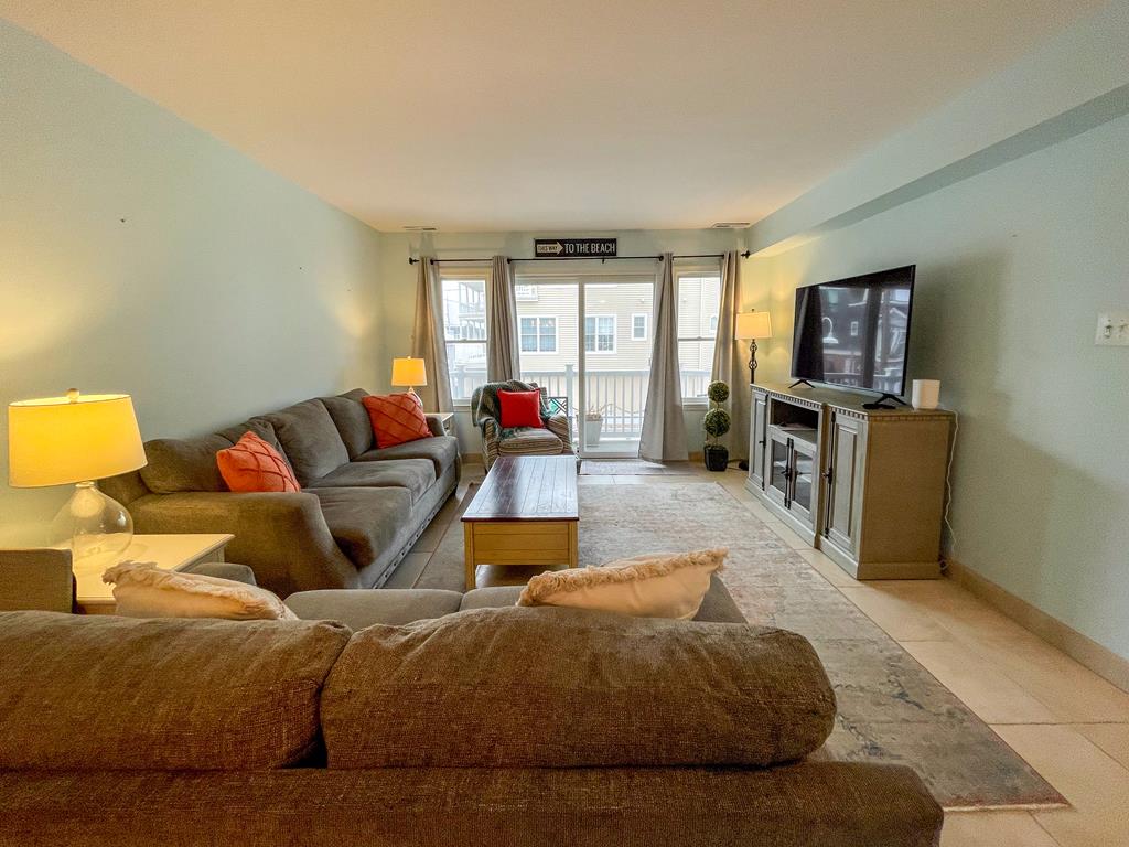 1520 Yacht Avenue Unit 102 | Photo 5