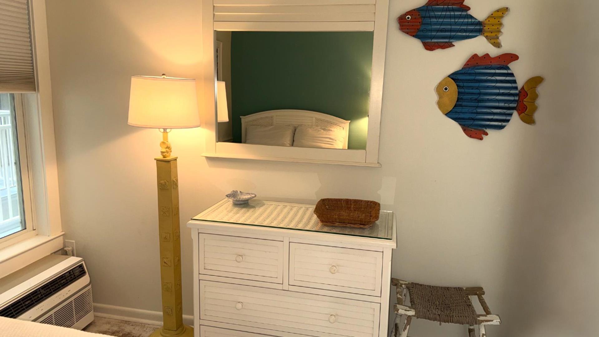 351 96th St, Stone Harbor (Mid-Island)