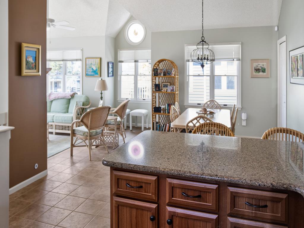 37 Lincoln | Photo 28