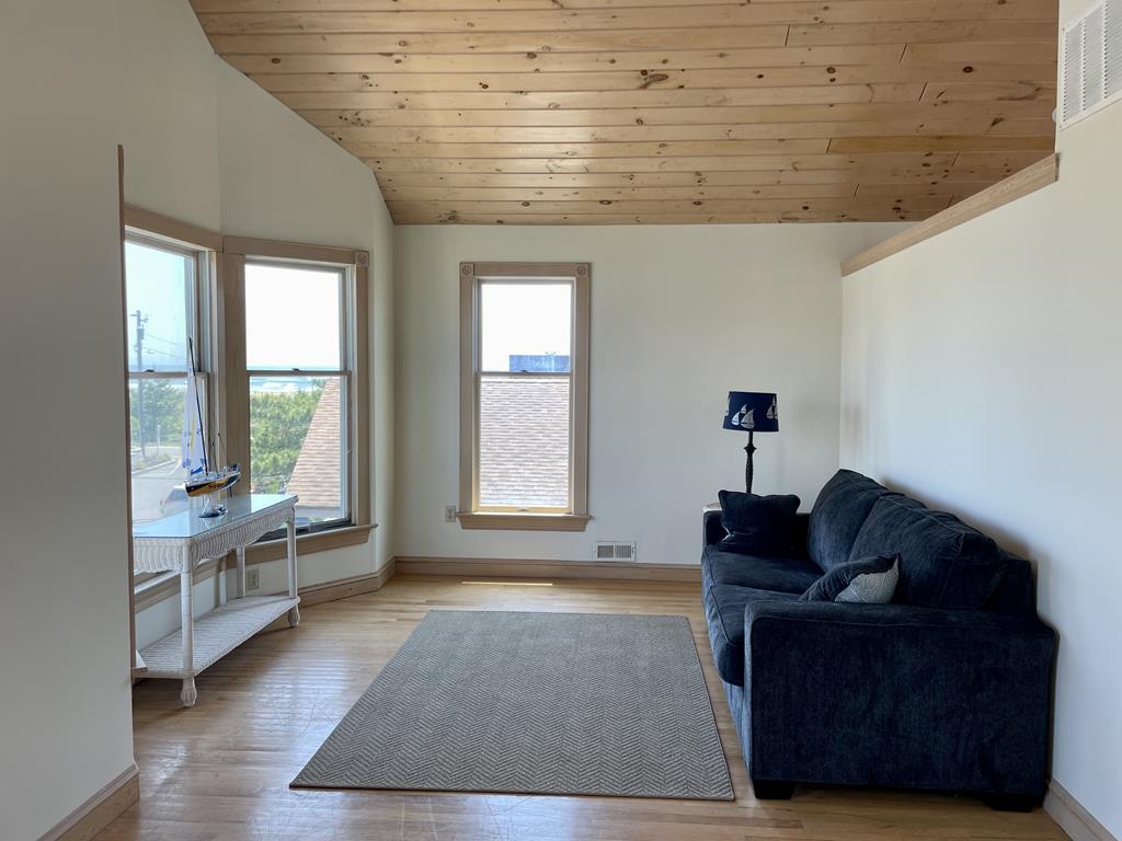 18 East Winthrop Avenue, Strathmere (Point)