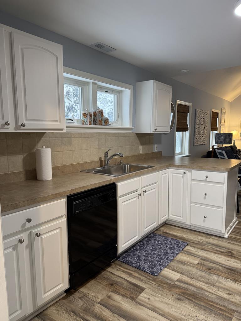 406 Fourth Ave | Photo 8