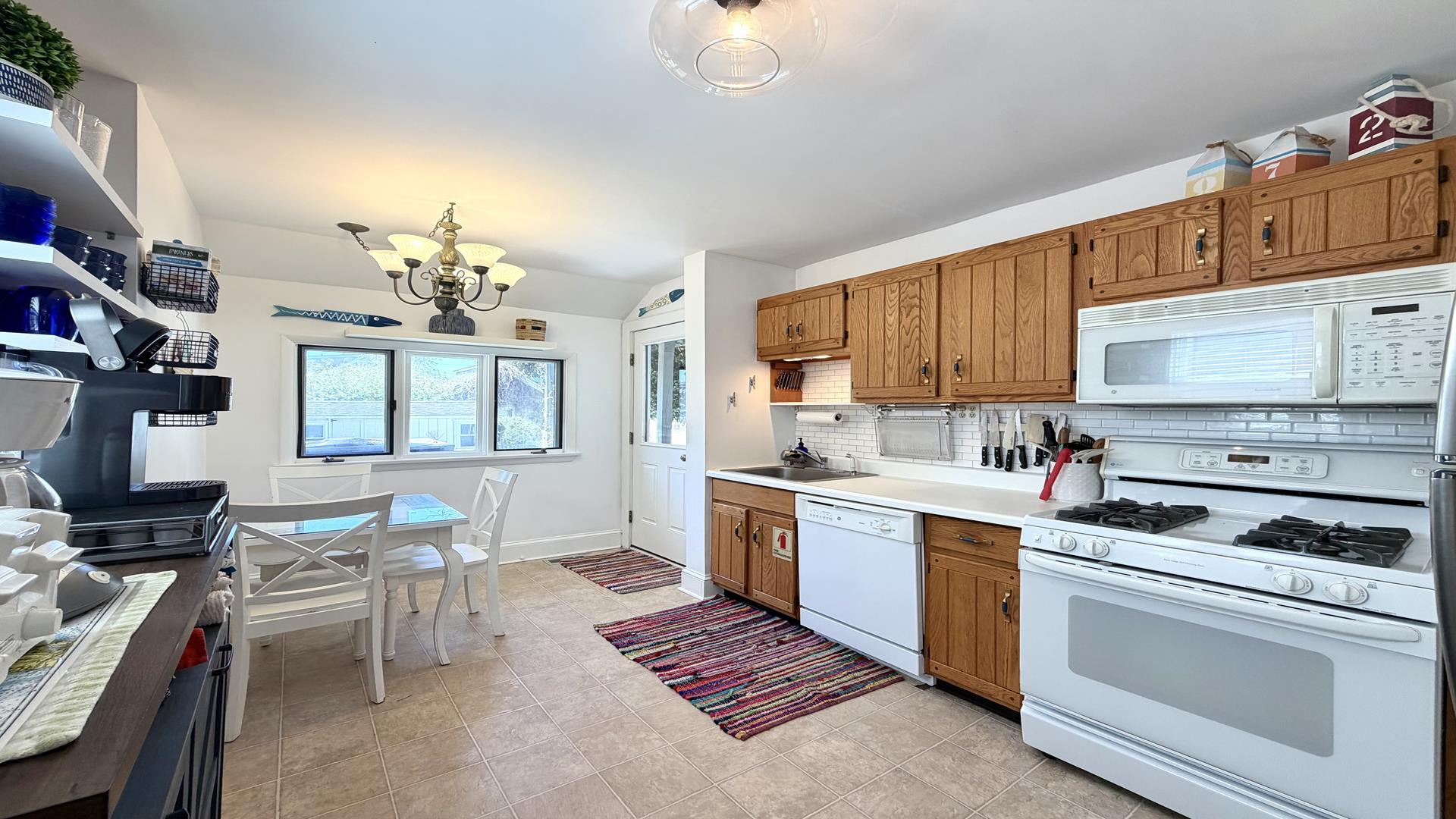 263 100th Street, Stone Harbor (Center)