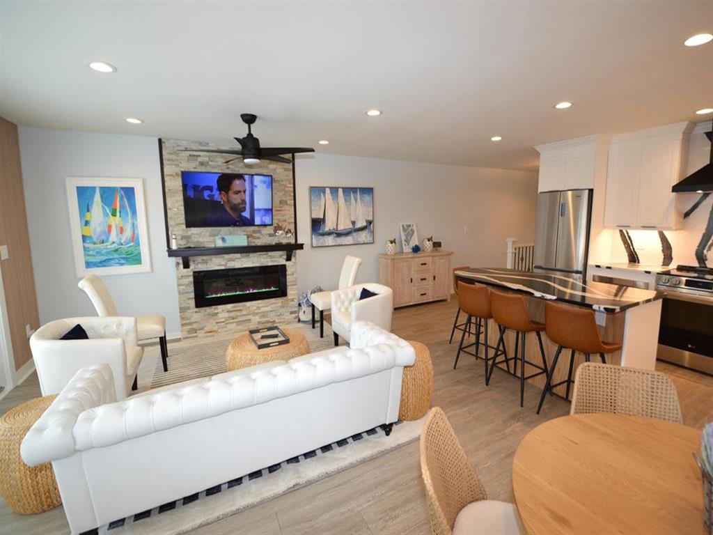 301 80th Street | Photo 4