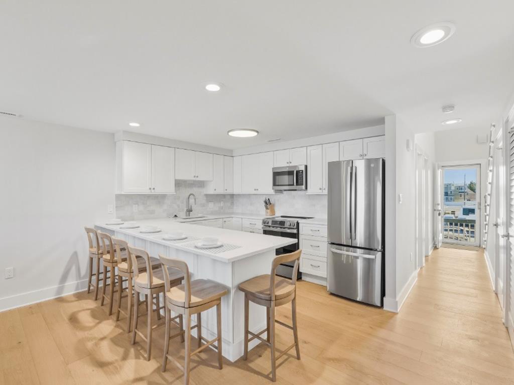 1100 N Bay Avenue, Beach Haven (Bay Front)