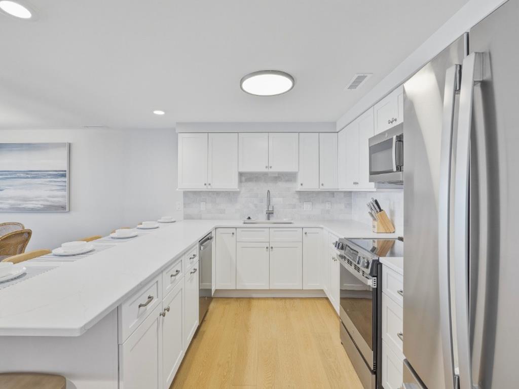 1100 N Bay Avenue, Beach Haven (Bay Front)