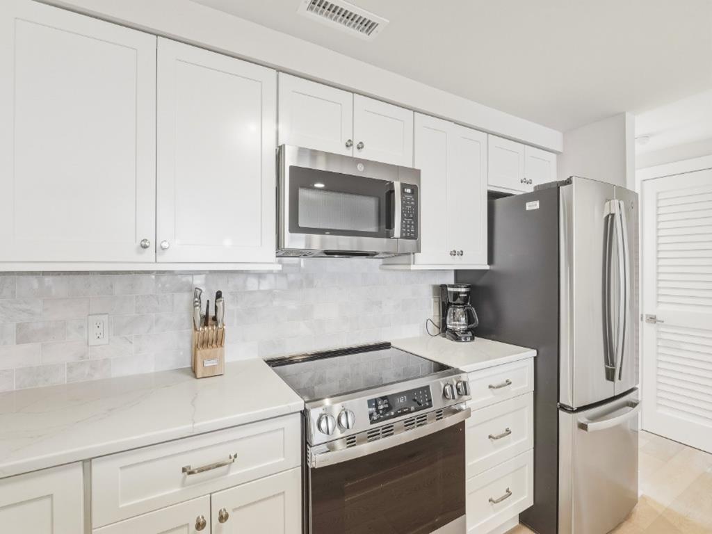 1100 N Bay Avenue, Beach Haven (Bay Front)