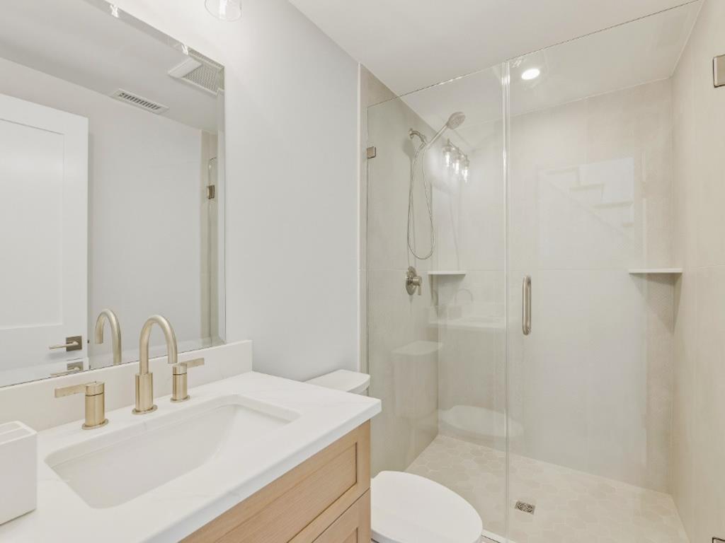 1100 N Bay Avenue, Beach Haven (Bay Front)