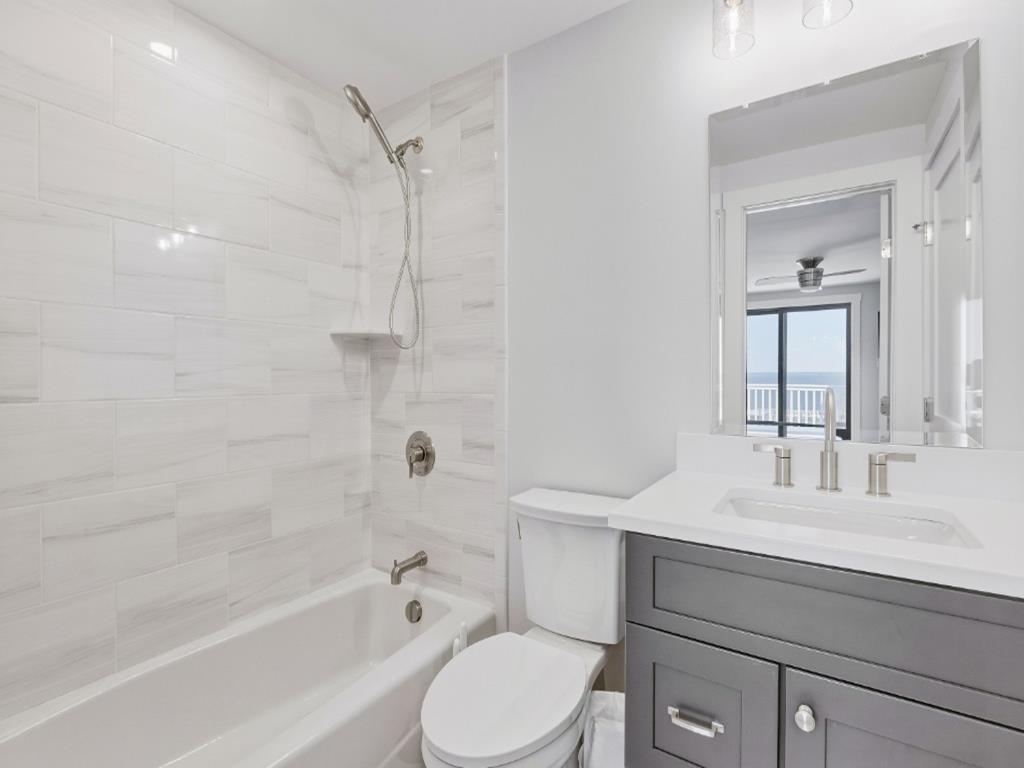 1100 N Bay Avenue, Beach Haven (Bay Front)