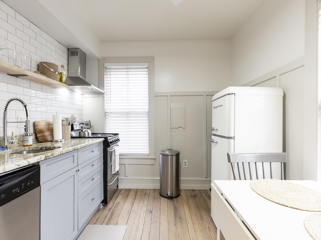 Kitchen with Dining Area for 4