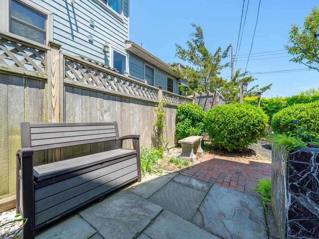 308 Lighthouse Avenue | Photo 4
