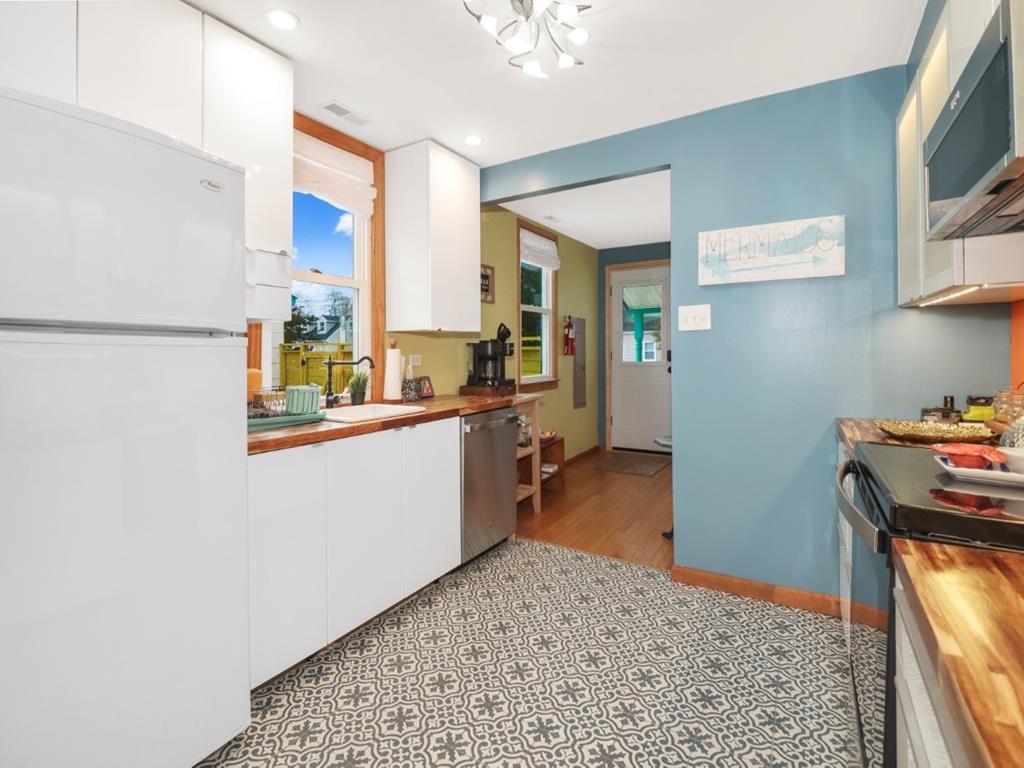 107 Avalon Road | Photo 9