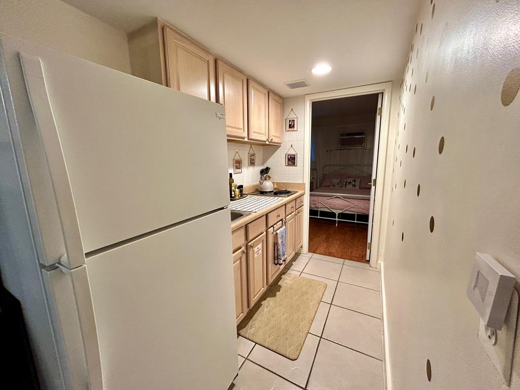 8401 Atlantic Avenue, Wildwood Crest (Wildwood Crest Beach Block)