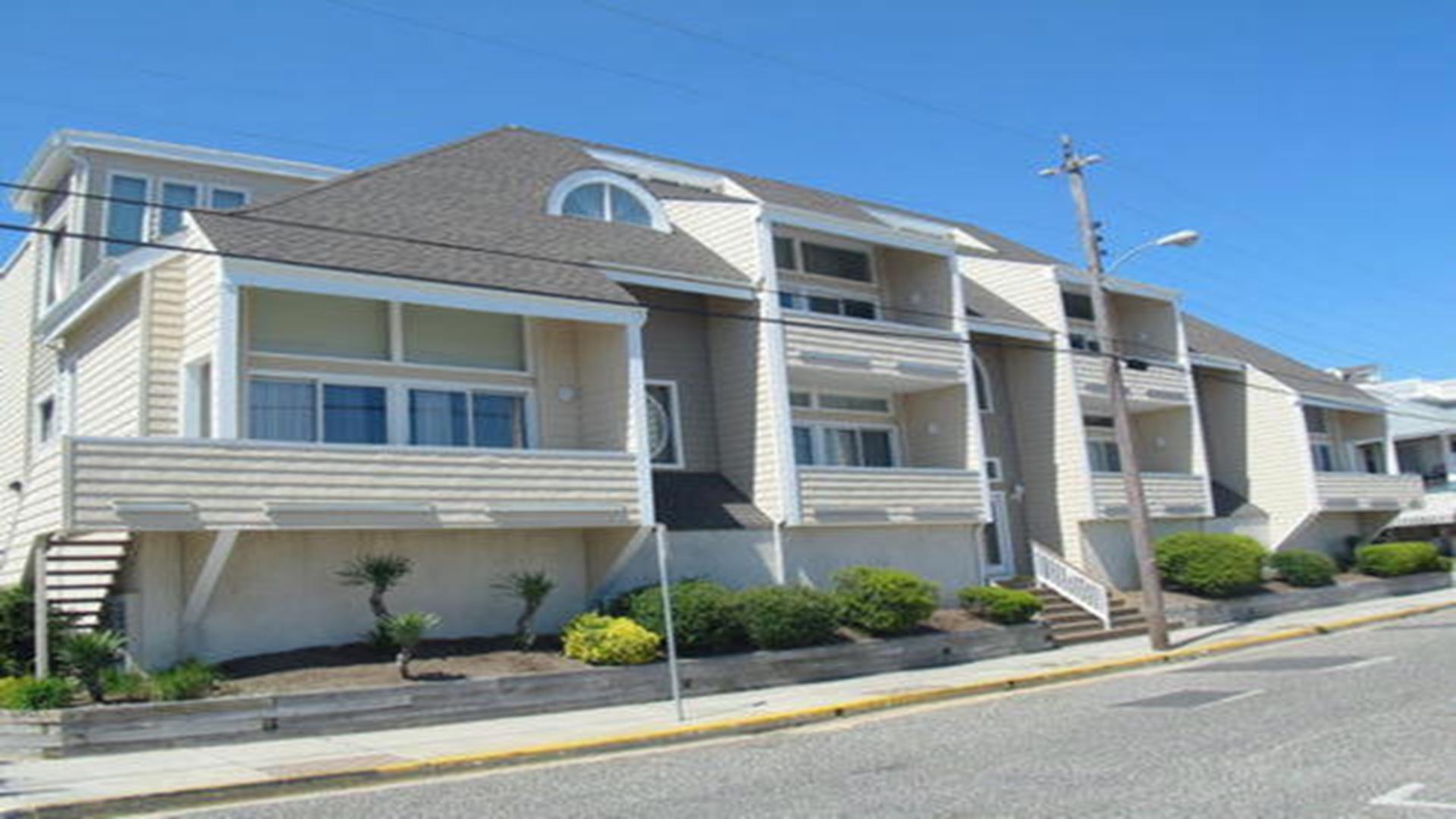 832 Moorlyn Terrace, Ocean City