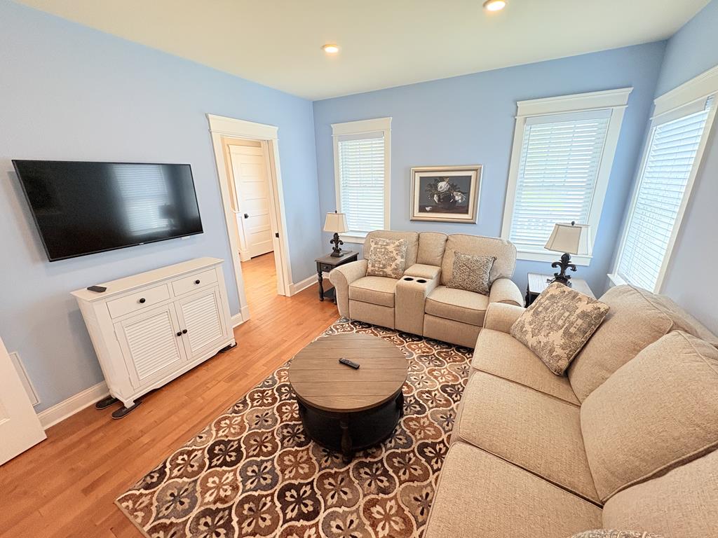 1039 Ohio Ave - 3 Bedroom House with Pool! | Photo 19