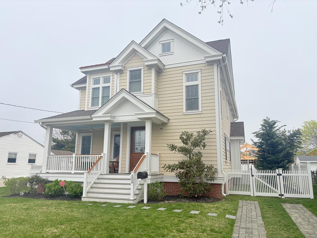 1039 Ohio Ave - 3 Bedroom House with Pool! | Photo 4