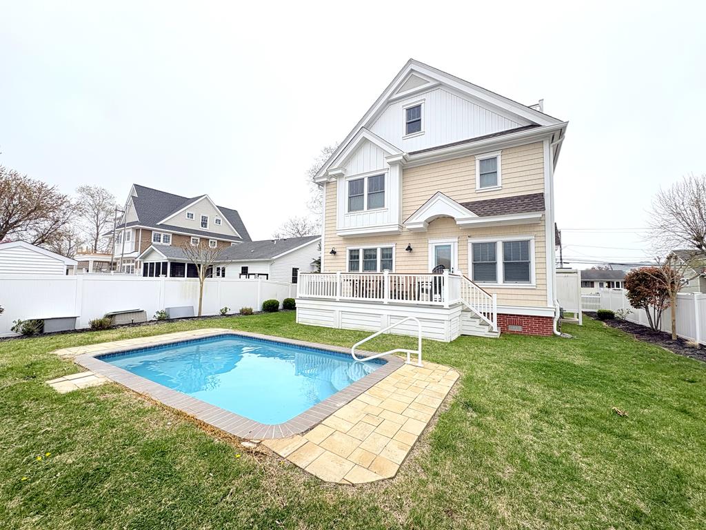 1039 Ohio Ave - 3 Bedroom House with Pool! | Photo 33