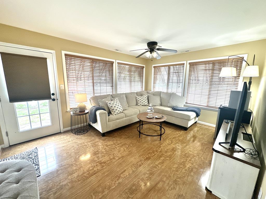 Bayside Escape - Sleeps 11 | Photo 14