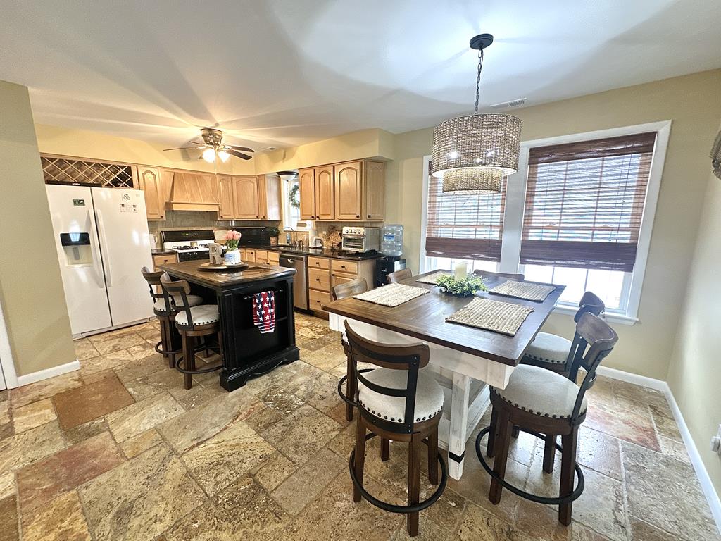 Bayside Escape - Sleeps 11 | Photo 9