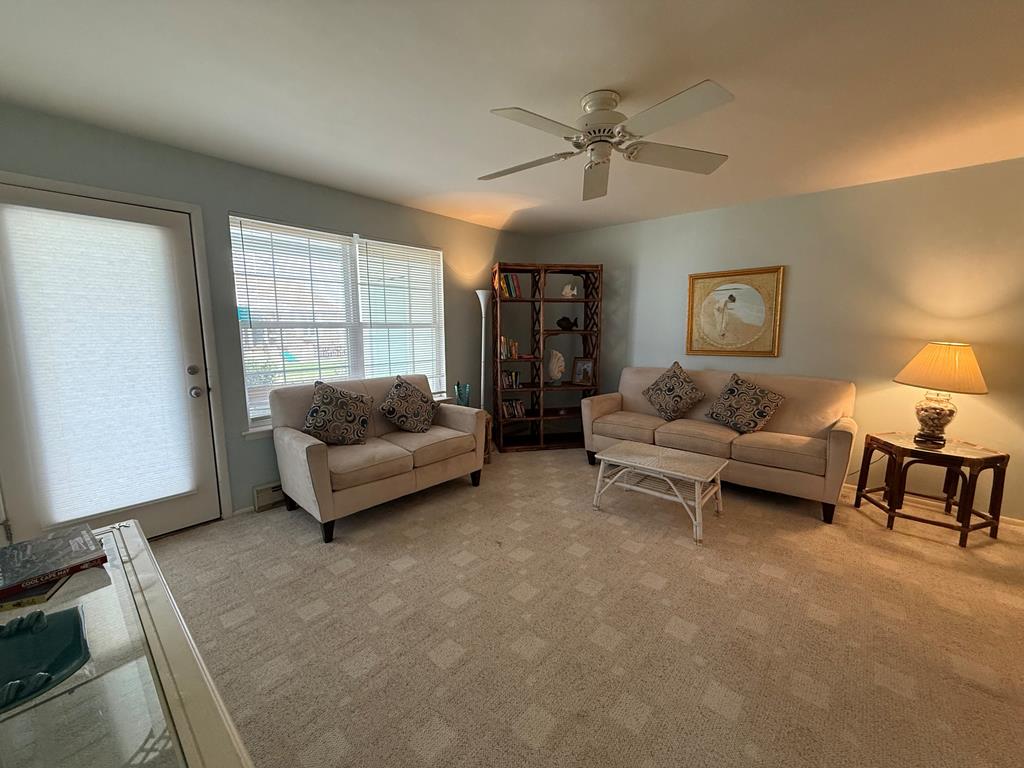 1351 D. Illinois Avenue | Photo 4