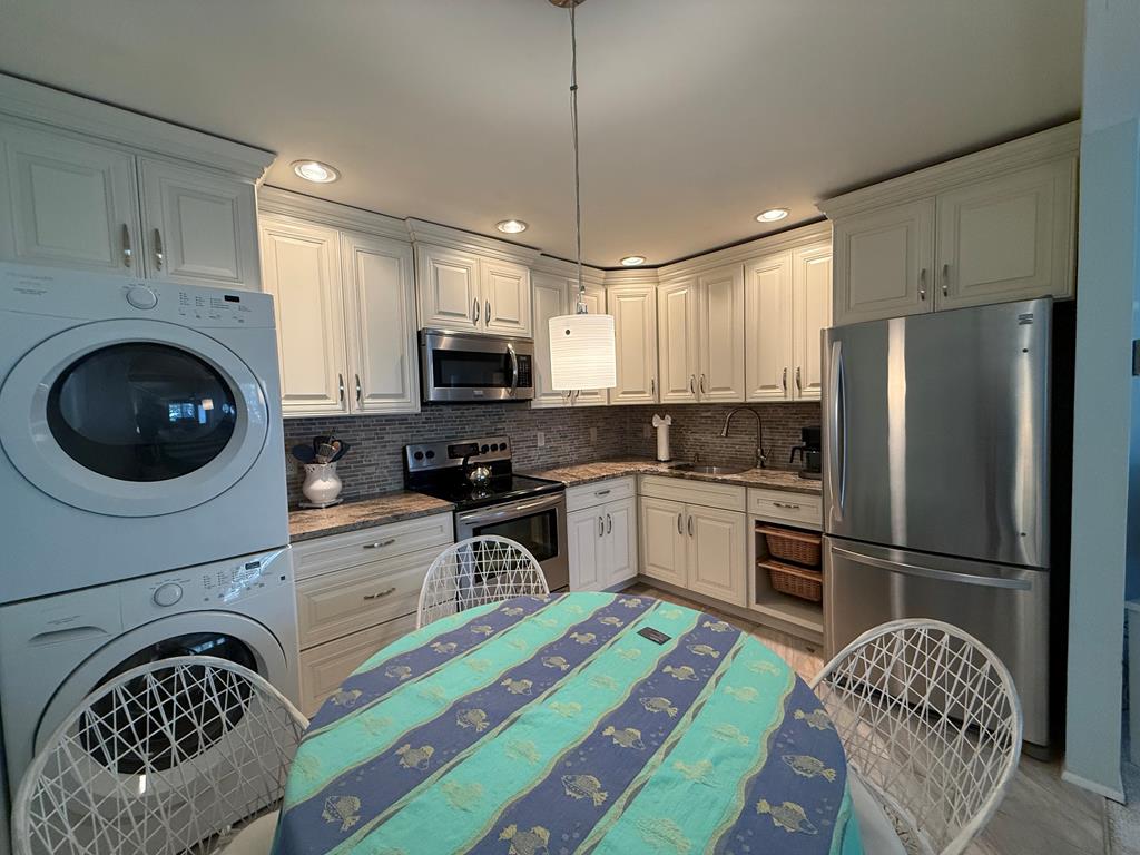 1351 D. Illinois Avenue | Photo 9