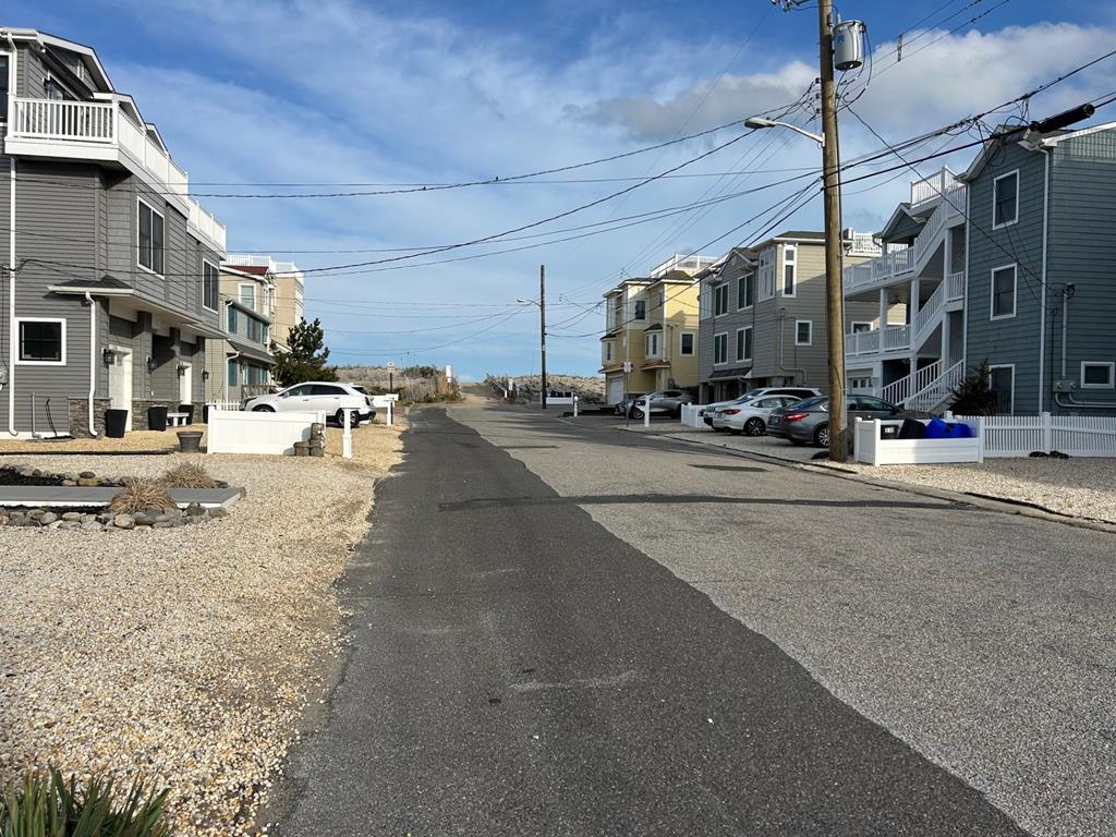 107 E. Seabreeze Drive, Peahala Park (Ocean Block)