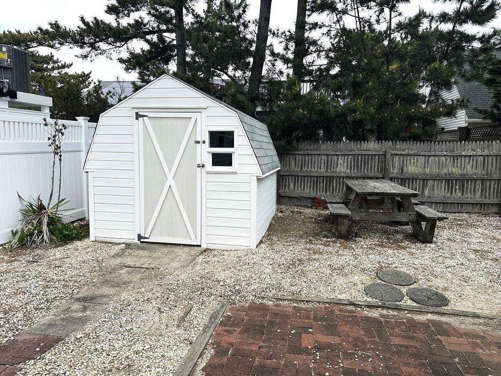 107 E. Seabreeze Drive, Peahala Park (Ocean Block)