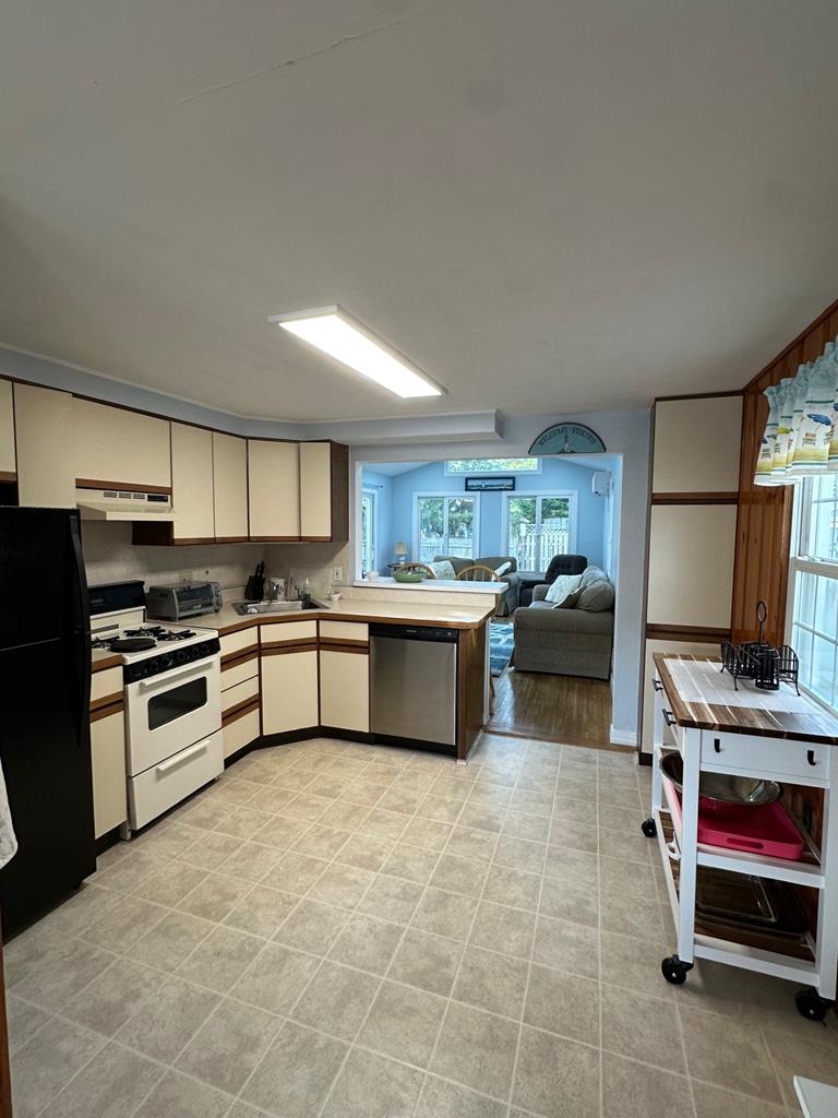 107 E. Seabreeze Drive, Peahala Park (Ocean Block)