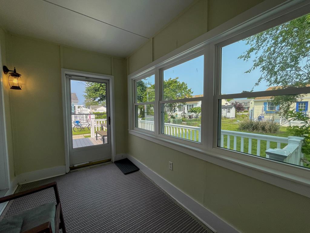 Illinois Avenue Hideaway | Photo 6