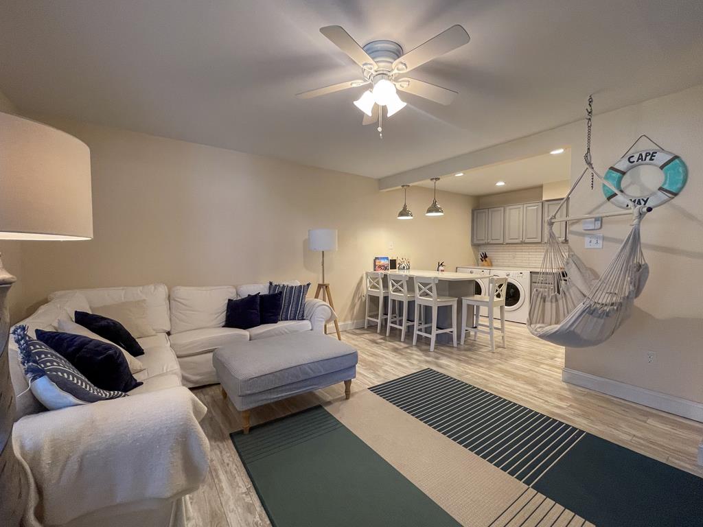 Illinois Avenue Hideaway | Photo 7