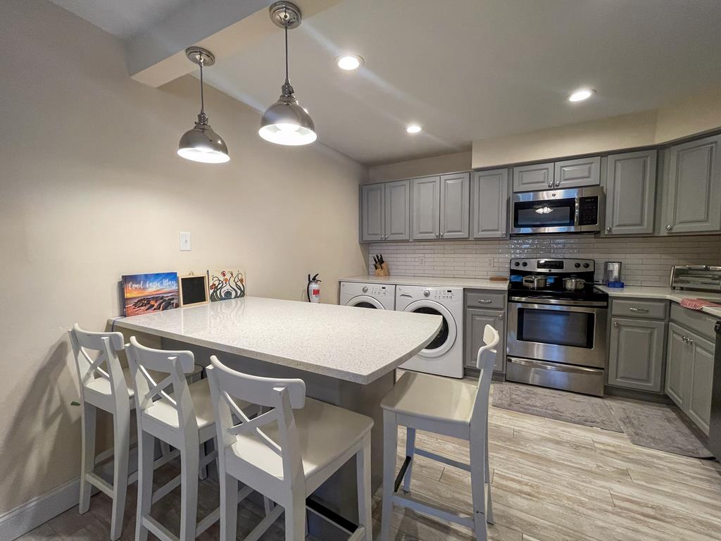 Illinois Avenue Hideaway | Photo 10