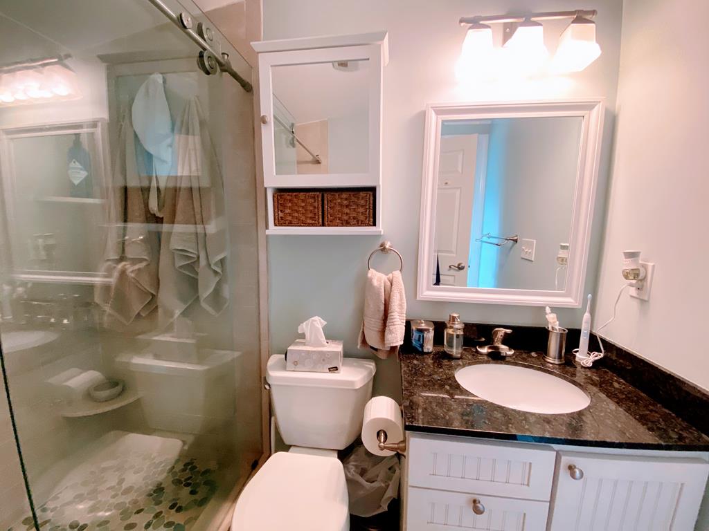 Newly updated 2 Bedroom Condo - 3 Blocks to Beach | Photo 23