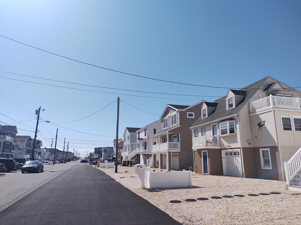 26 W Oceanview Drive (91st), Peahala Park (Bay Side)
