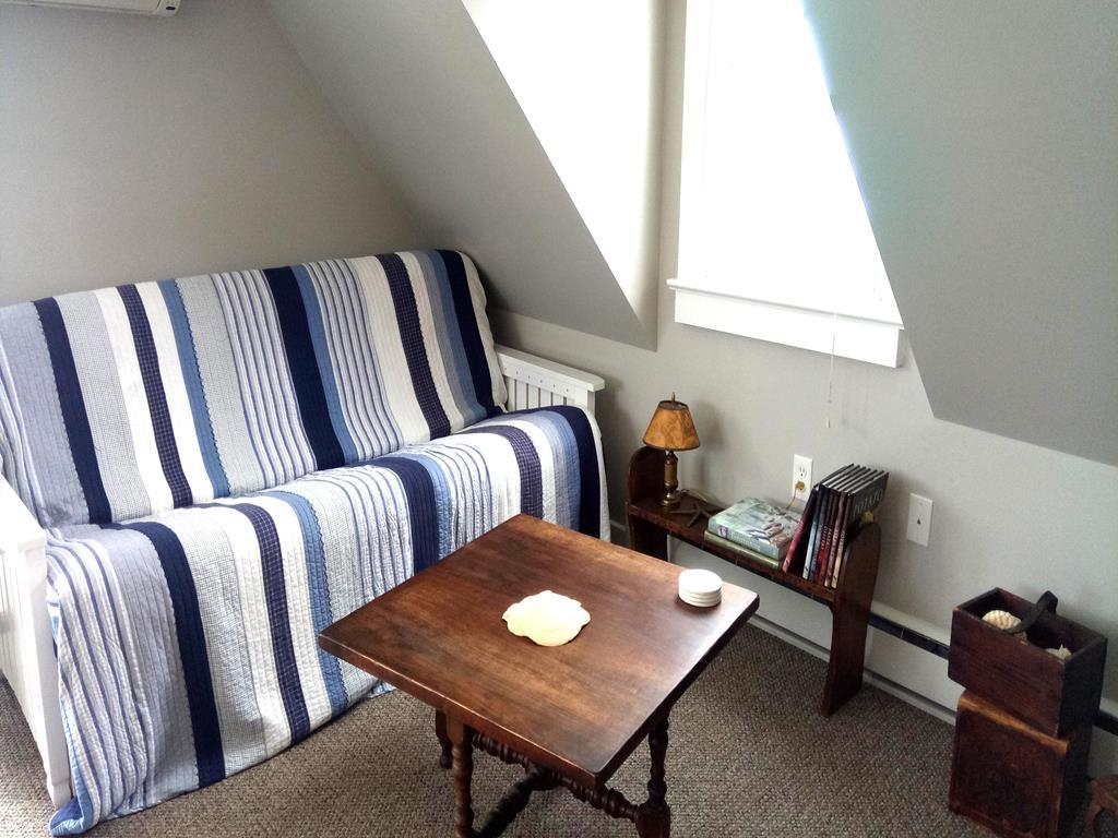 26 W Oceanview Drive (91st), Peahala Park (Bay Side)